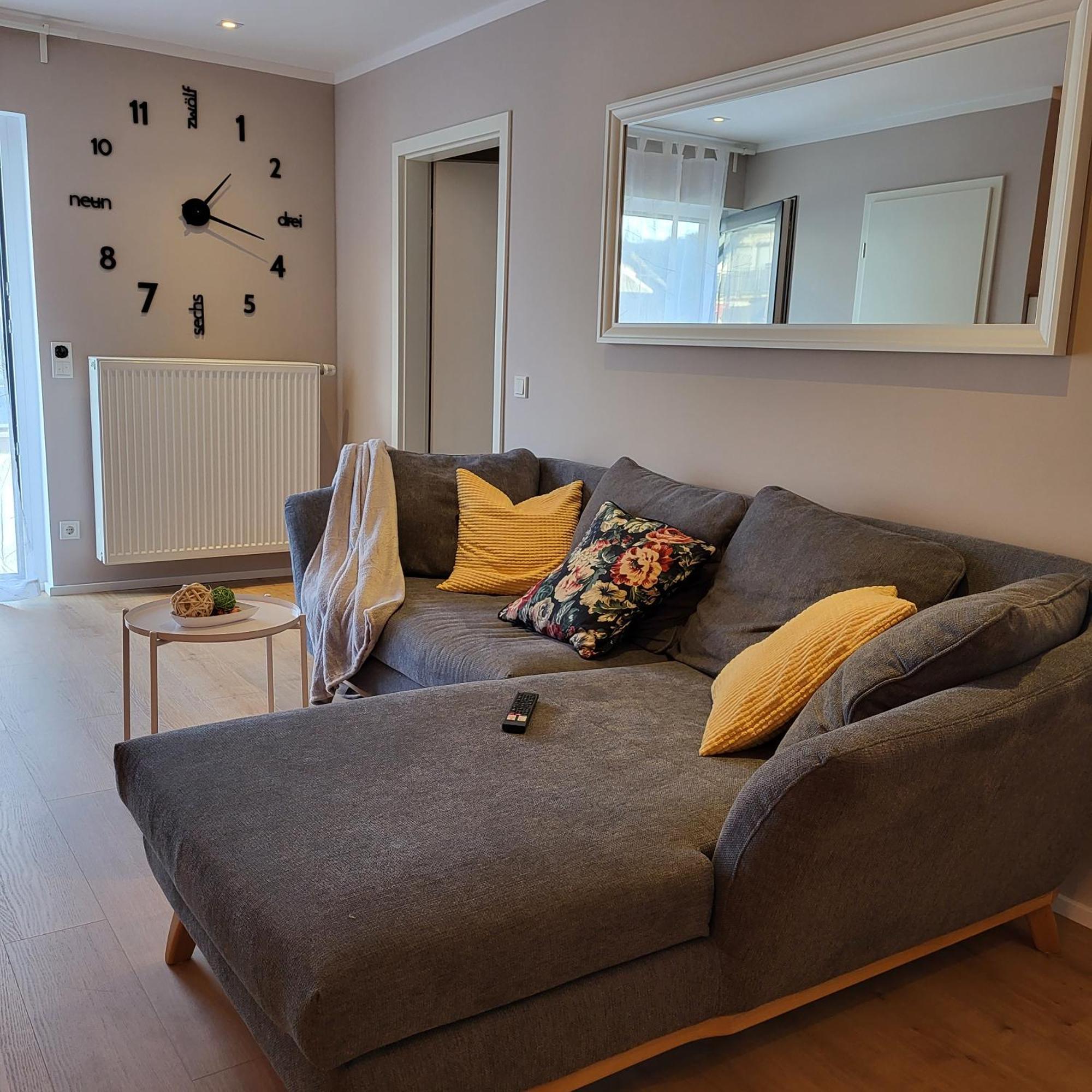 Haus Valentonio Appartement Zeltingen-Rachtig Buitenkant foto
